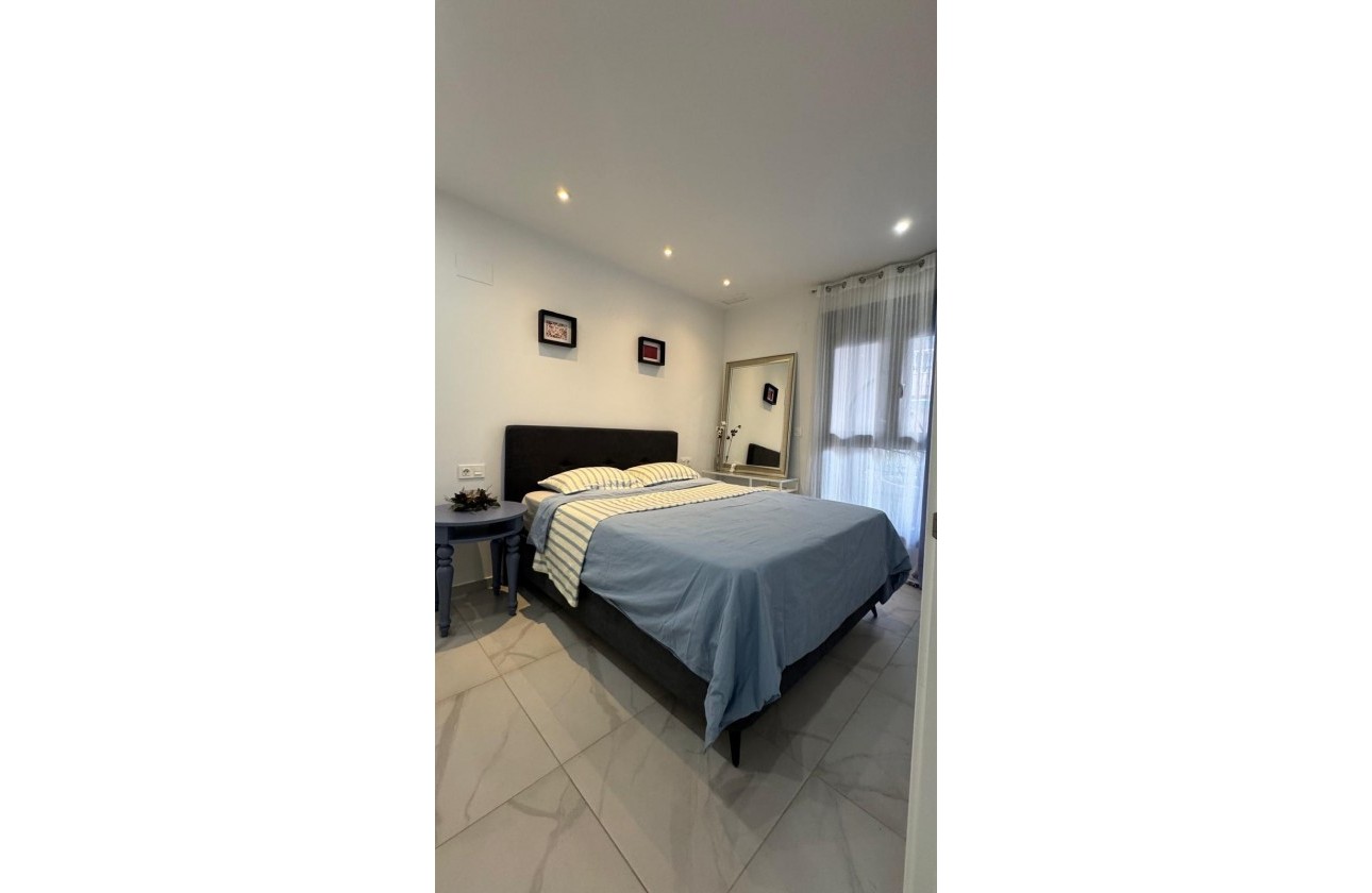 Resale - Apartment / flat - Torrevieja - Estacion de autobuses