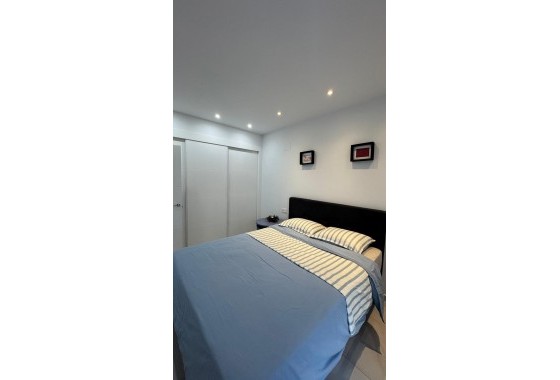 Resale - Apartment / flat - Torrevieja - Estacion de autobuses