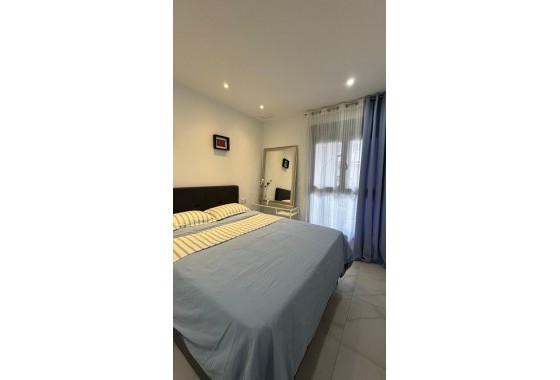 Resale - Apartment / flat - Torrevieja - Estacion de autobuses
