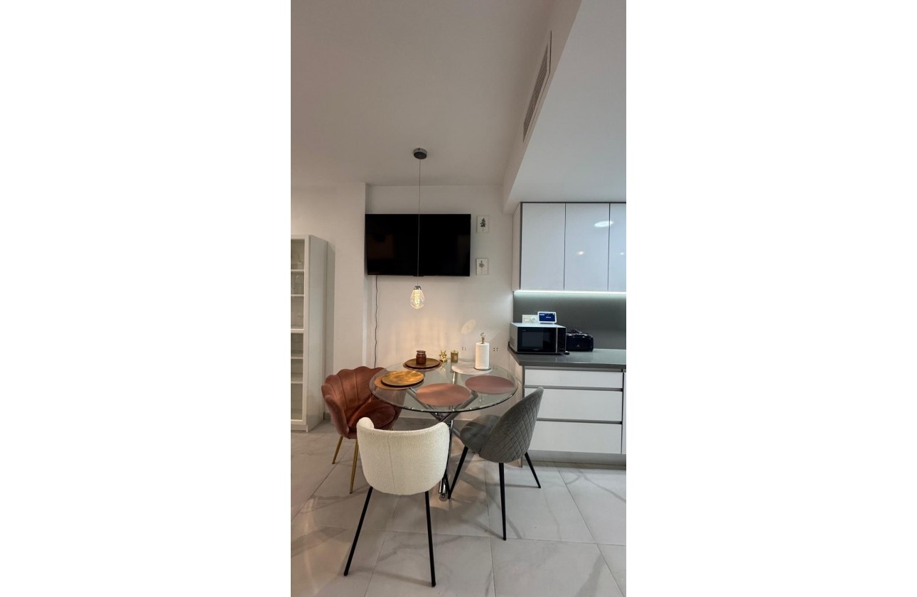 Resale - Apartment / flat - Torrevieja - Estacion de autobuses
