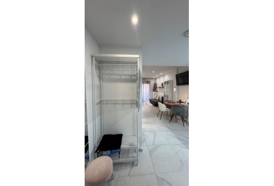 Resale - Apartment / flat - Torrevieja - Estacion de autobuses