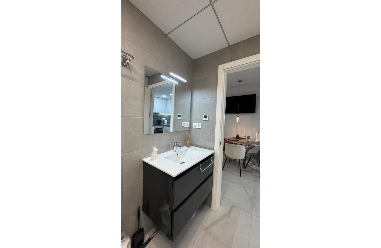 Resale - Apartment / flat - Torrevieja - Estacion de autobuses