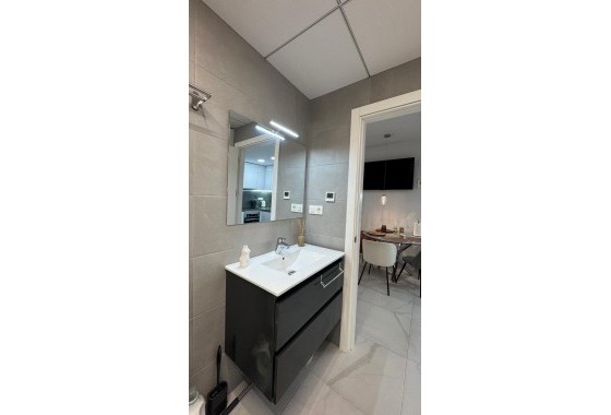 Resale - Apartment / flat - Torrevieja - Estacion de autobuses