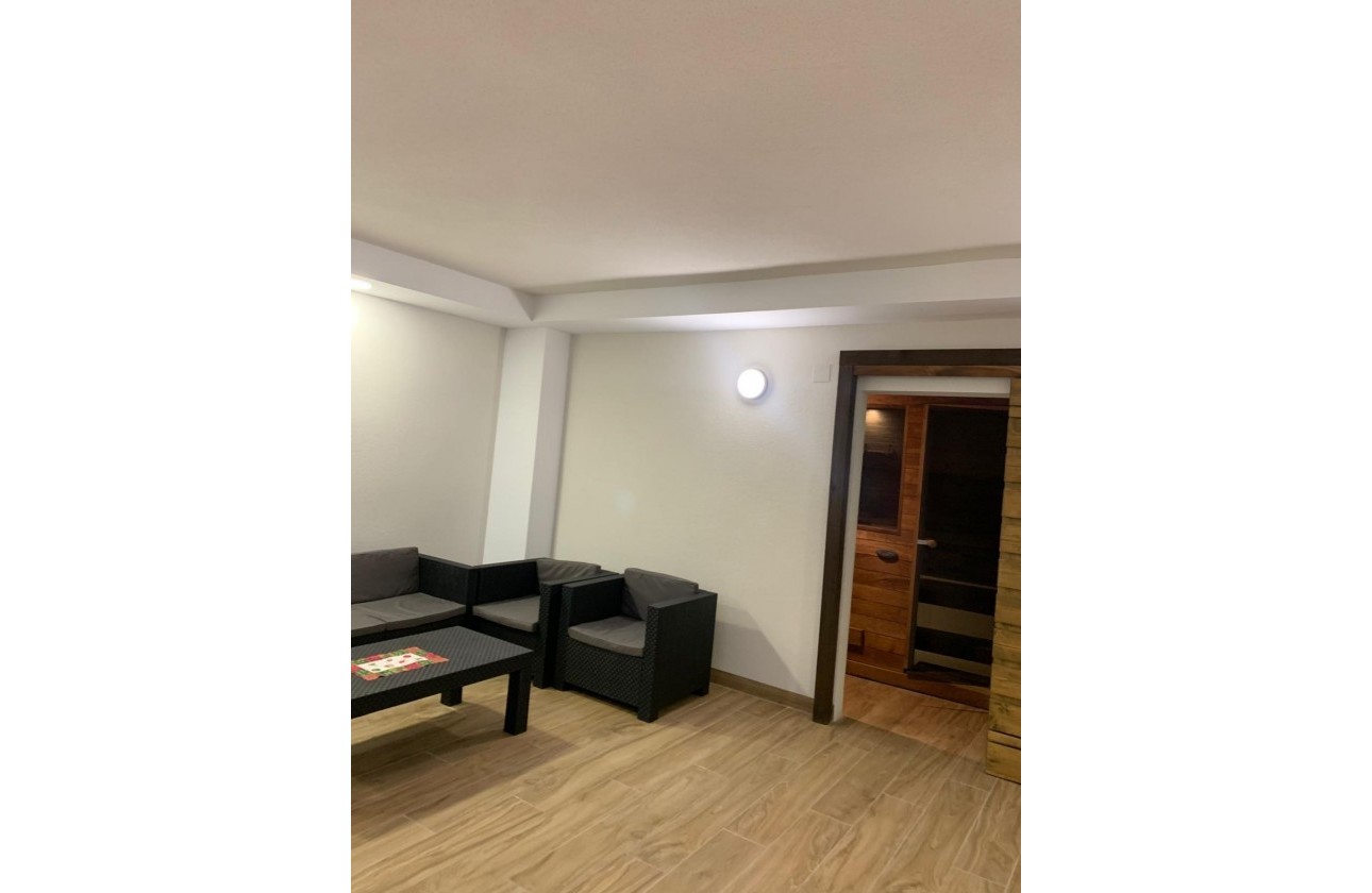 Resale - Apartment / flat - Torrevieja - Estacion de autobuses