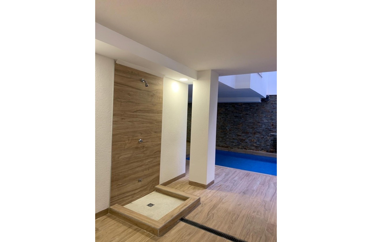 Resale - Apartment / flat - Torrevieja - Estacion de autobuses