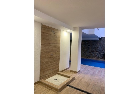 Resale - Apartment / flat - Torrevieja - Estacion de autobuses