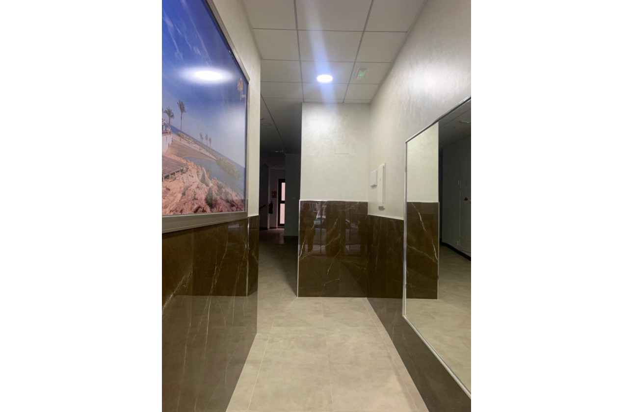 Resale - Apartment / flat - Torrevieja - Estacion de autobuses