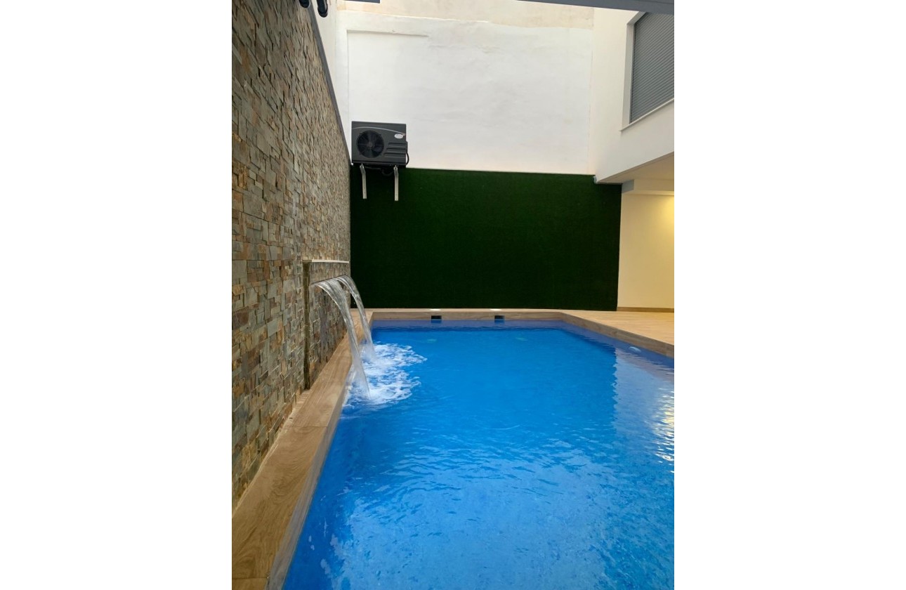 Resale - Apartment / flat - Torrevieja - Estacion de autobuses