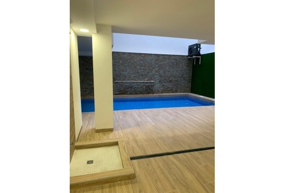 Resale - Apartment / flat - Torrevieja - Estacion de autobuses