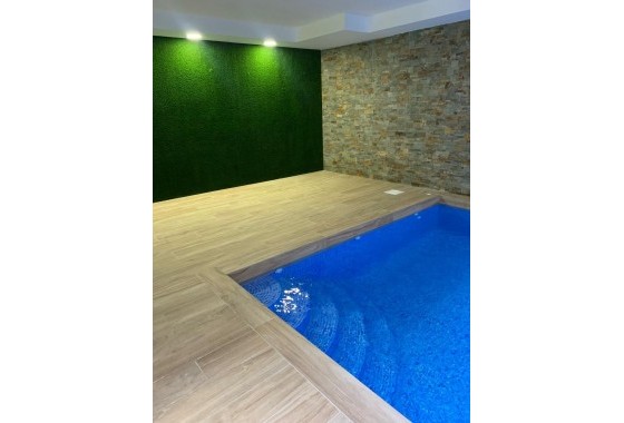 Resale - Apartment / flat - Torrevieja - Estacion de autobuses