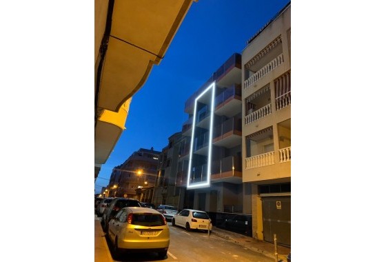 Resale - Apartment / flat - Torrevieja - Estacion de autobuses