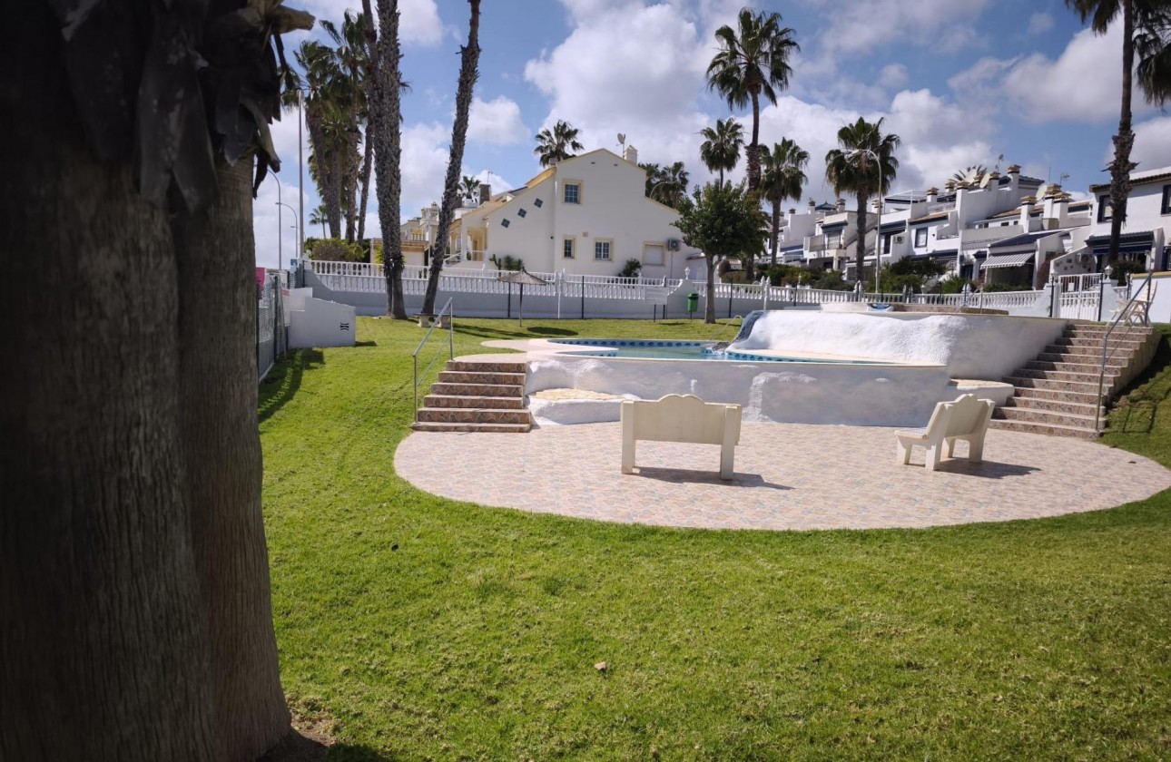 Resale - Bungalow - Orihuela Costa - Villamartín-Las Filipinas