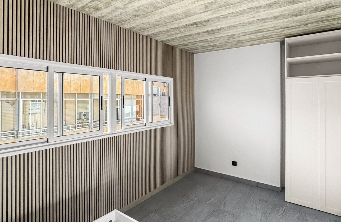 Resale - Apartment / flat - Torrevieja - Costa Blanca