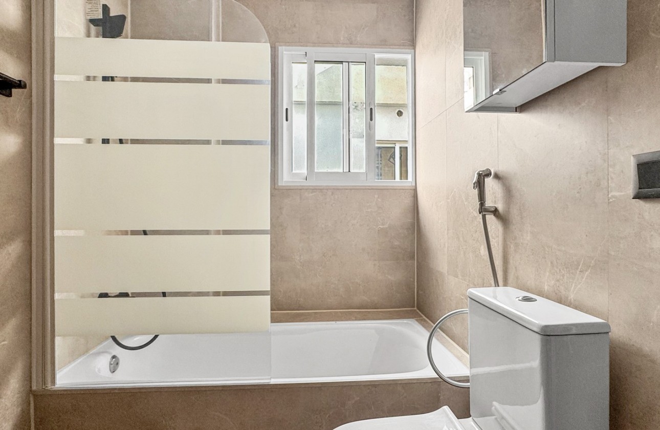Resale - Apartment / flat - Torrevieja - Costa Blanca