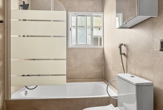 Resale - Apartment / flat - Torrevieja - Costa Blanca