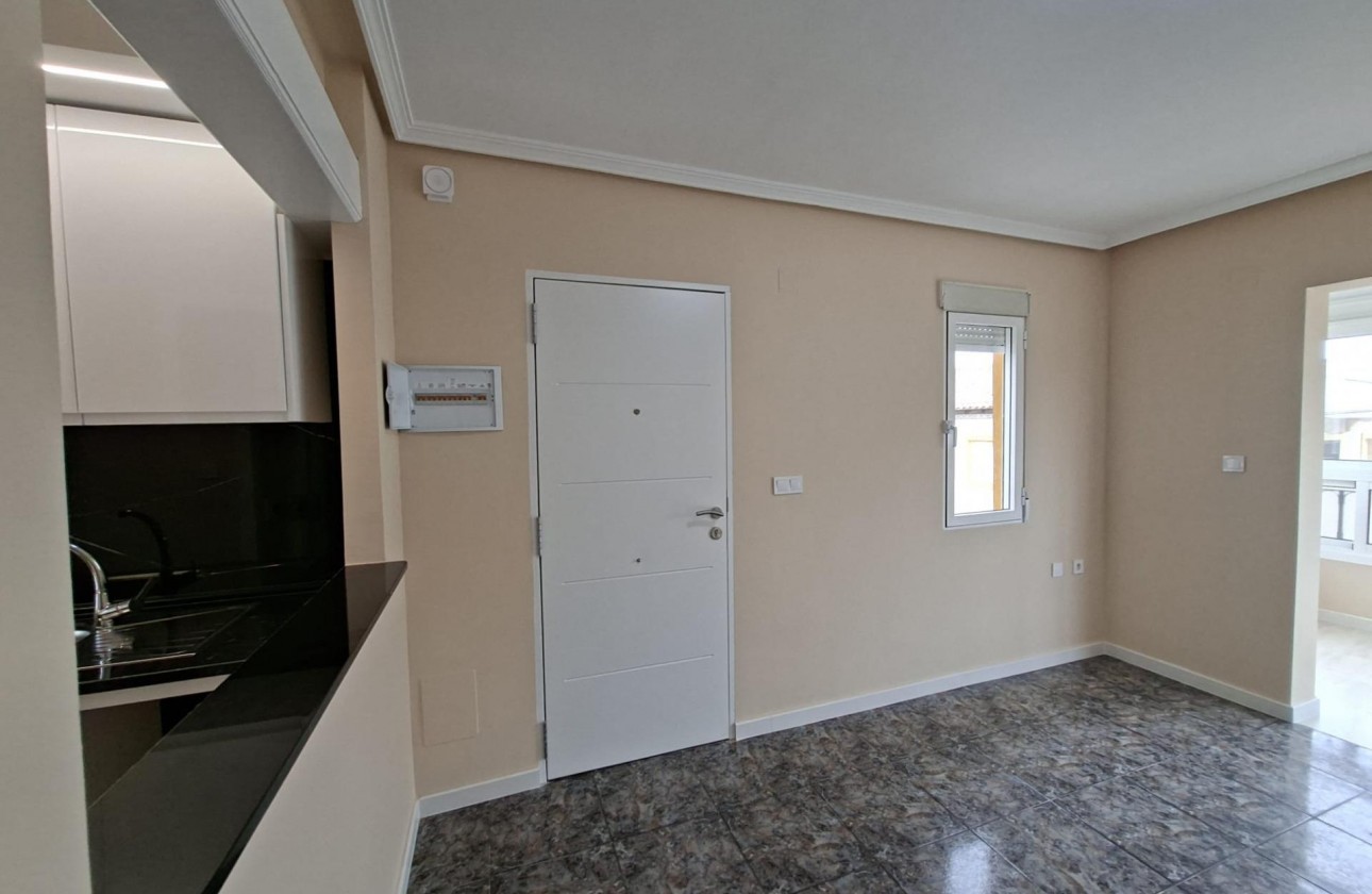 Resale - Bungalow - Orihuela Costa - Punta Prima
