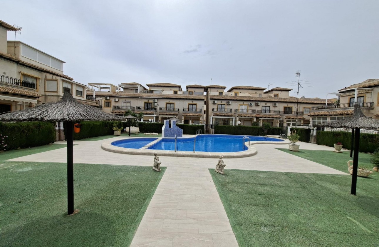 Resale - Bungalow - Orihuela Costa - Punta Prima