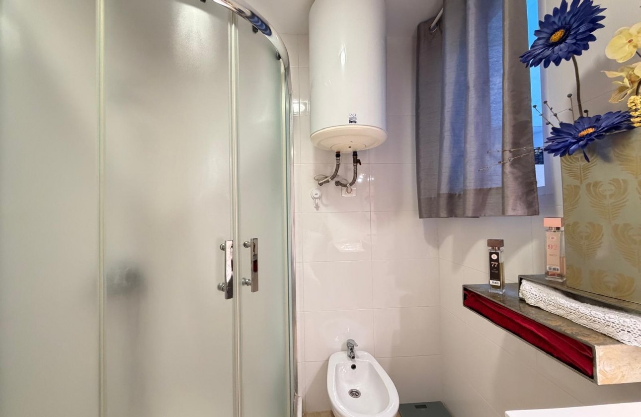 Reventa - Apartamento / piso - Torrevieja - Paseo maritimo