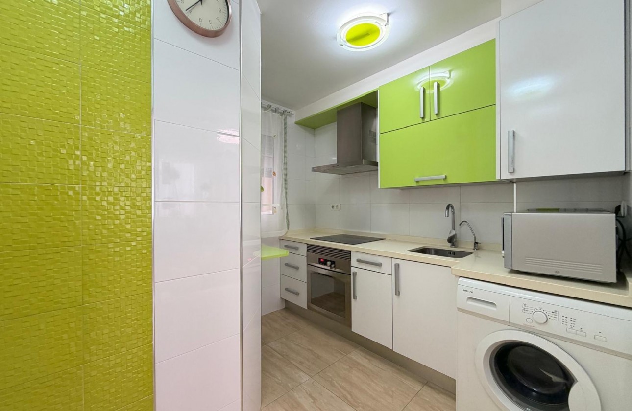 Reventa - Apartamento / piso - Torrevieja - Paseo maritimo