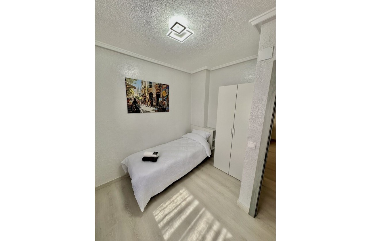 Resale - Apartment / flat - Torrevieja - Centro