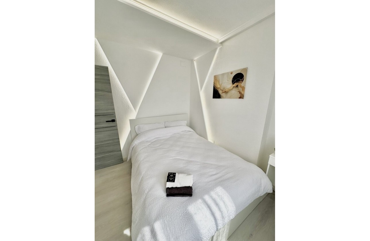 Resale - Apartment / flat - Torrevieja - Centro