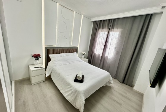Resale - Apartment / flat - Torrevieja - Centro
