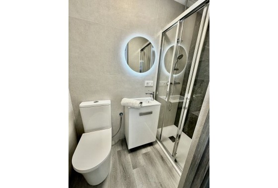 Resale - Apartment / flat - Torrevieja - Centro