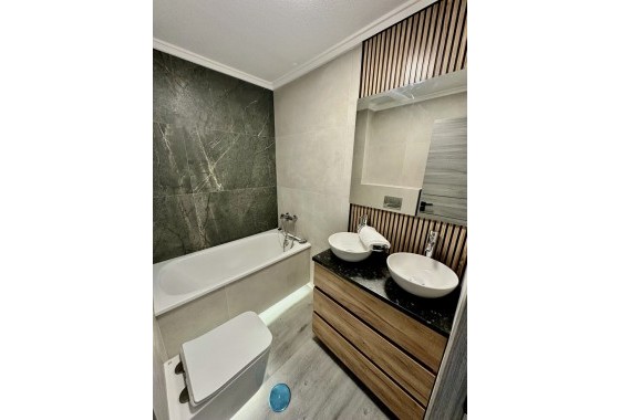 Resale - Apartment / flat - Torrevieja - Centro