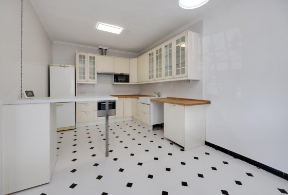 Resale - Villa - Torrevieja - La Siesta - El Salado - Torreta