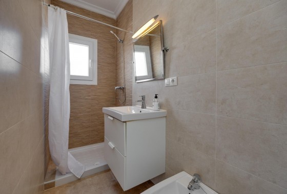 Resale - Villa - Torrevieja - La Siesta - El Salado - Torreta