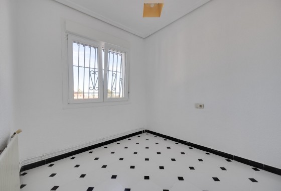 Resale - Villa - Torrevieja - La Siesta - El Salado - Torreta
