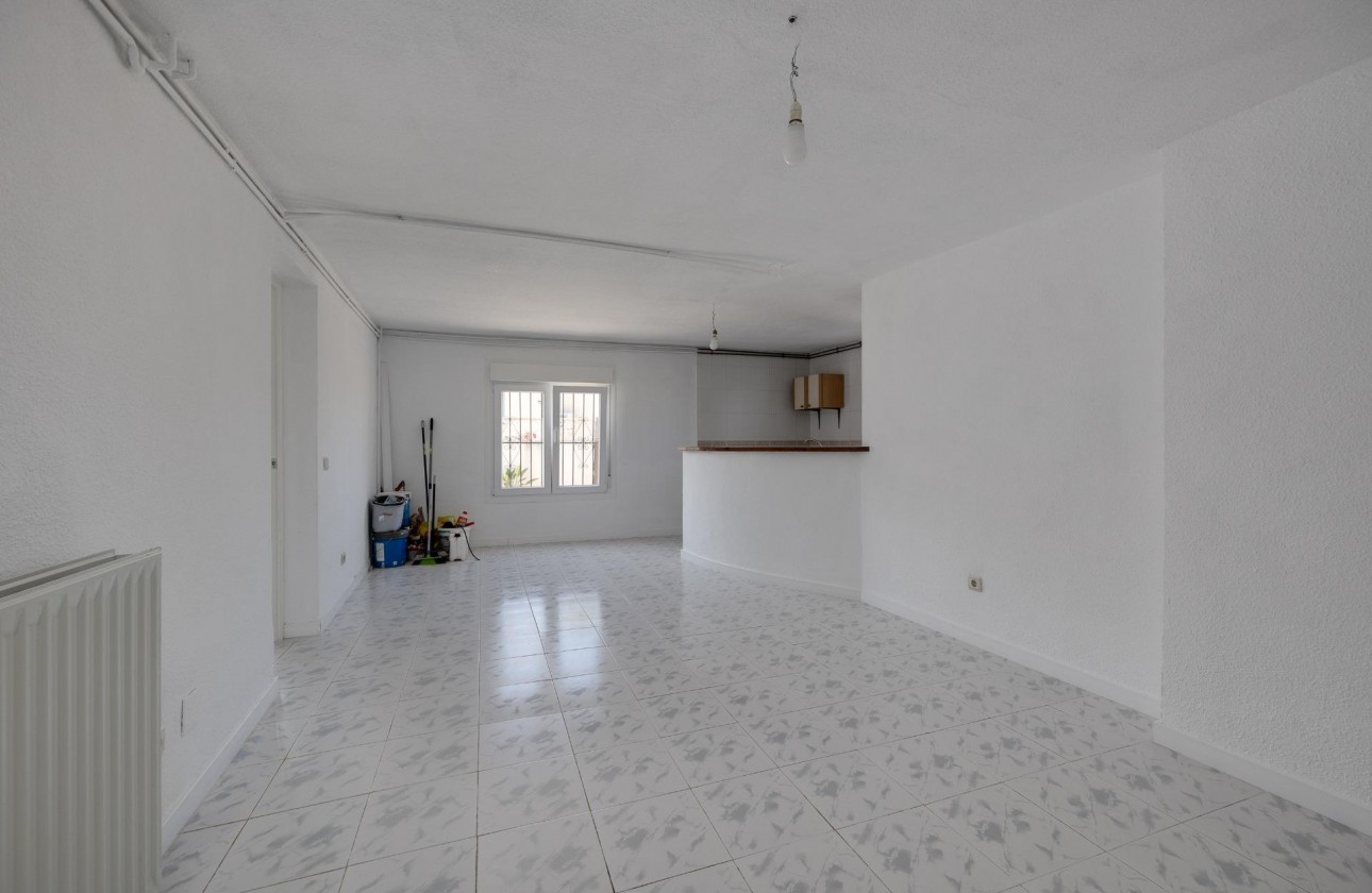 Resale - Villa - Torrevieja - La Siesta - El Salado - Torreta
