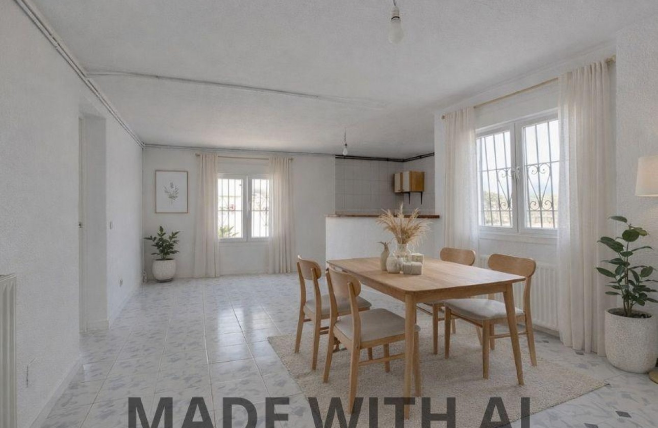 Resale - Villa - Torrevieja - La Siesta - El Salado - Torreta