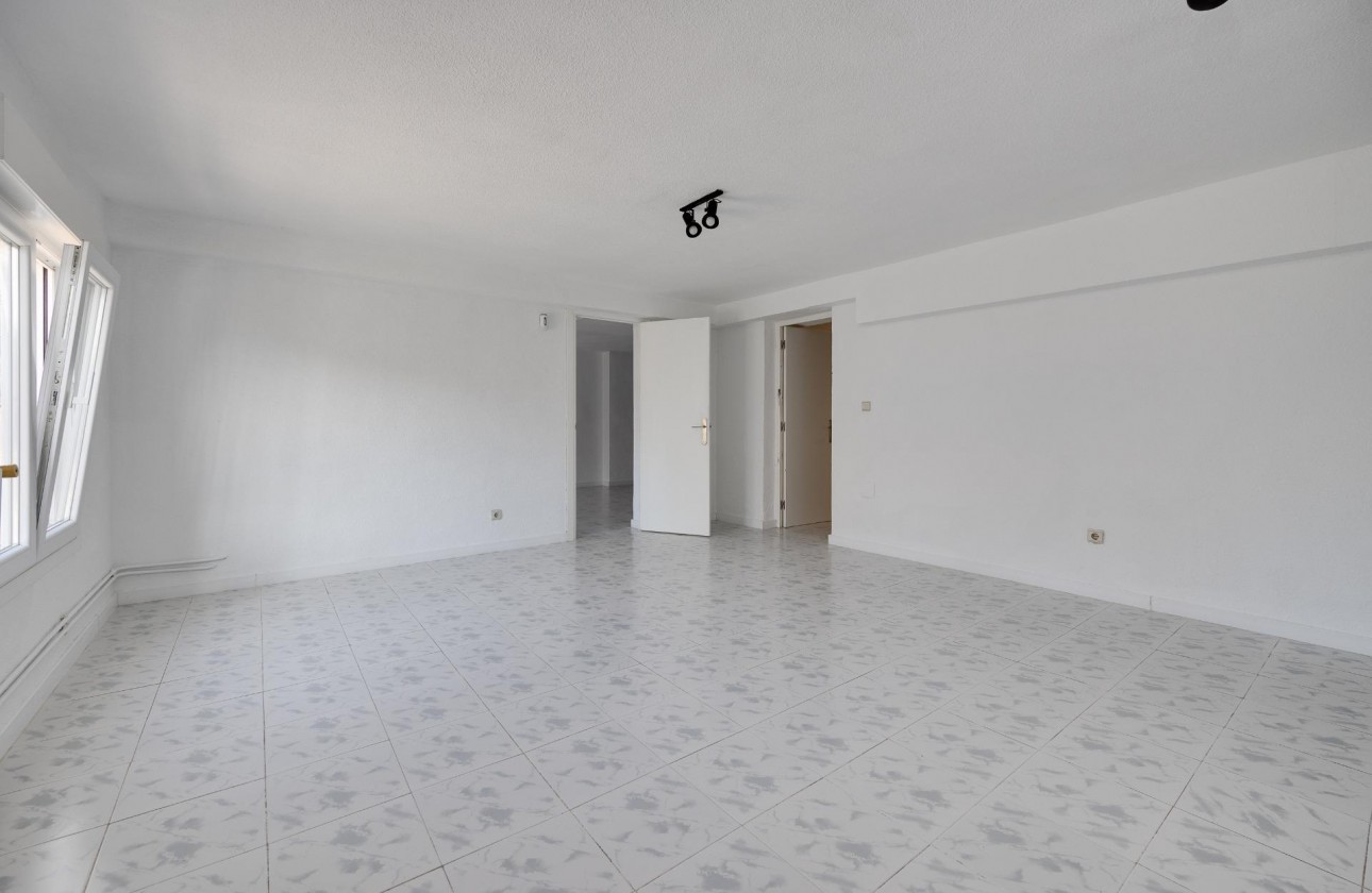 Resale - Villa - Torrevieja - La Siesta - El Salado - Torreta