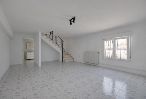 Resale - Villa - Torrevieja - La Siesta - El Salado - Torreta