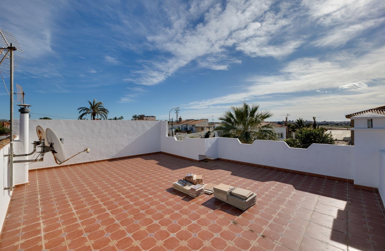 Resale - Villa - Torrevieja - La Siesta - El Salado - Torreta