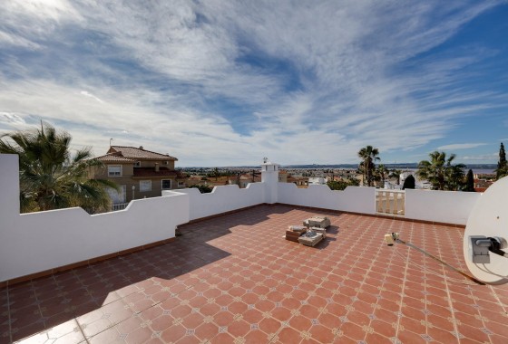 Resale - Villa - Torrevieja - La Siesta - El Salado - Torreta