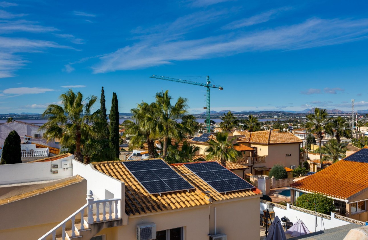 Resale - Villa - Torrevieja - La Siesta - El Salado - Torreta
