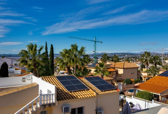 Resale - Villa - Torrevieja - La Siesta - El Salado - Torreta