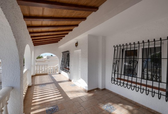 Resale - Villa - Torrevieja - La Siesta - El Salado - Torreta