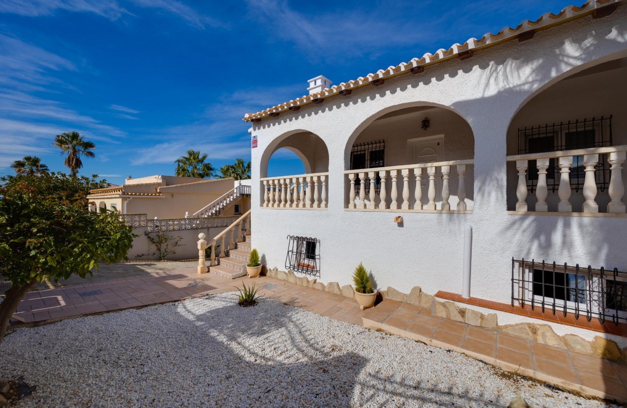 Resale - Villa - Torrevieja - La Siesta - El Salado - Torreta