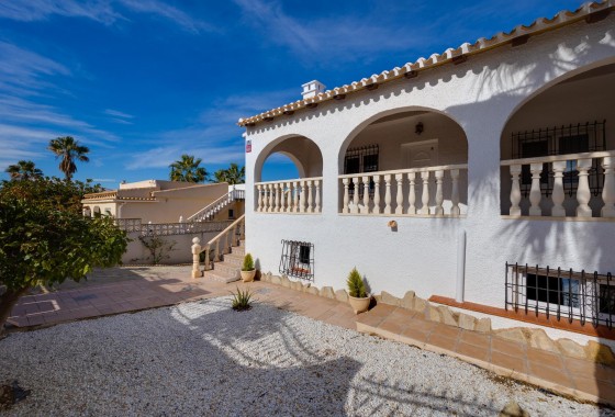 Resale - Villa - Torrevieja - La Siesta - El Salado - Torreta