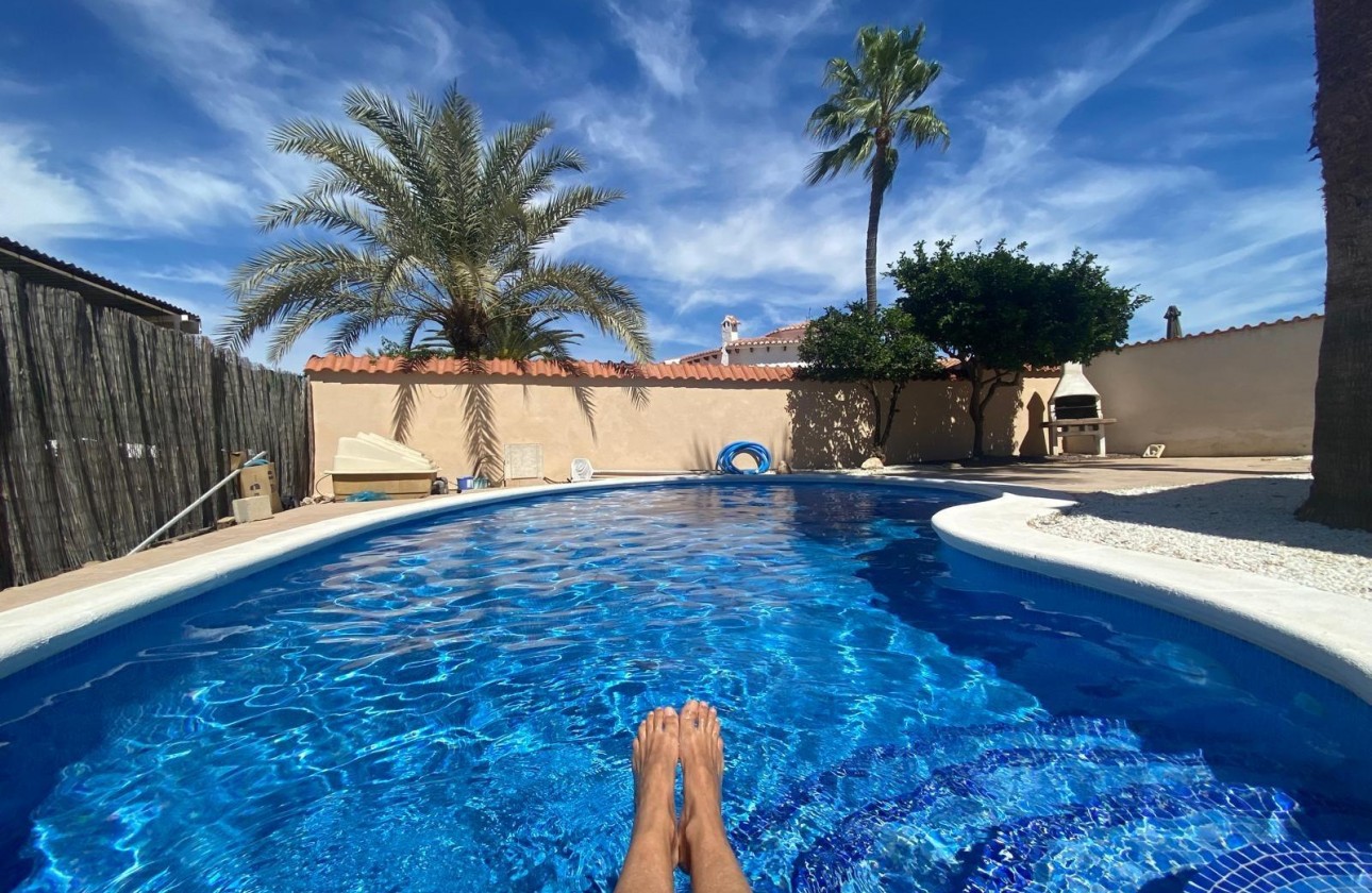 Resale - Villa - Torrevieja - La Siesta - El Salado - Torreta
