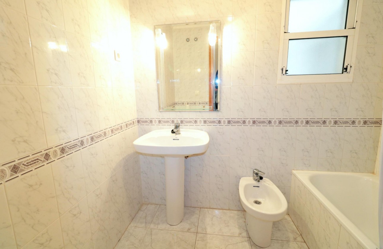 Resale - Apartment / flat - Torrevieja - Playa del Cura