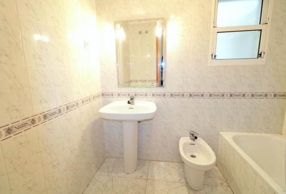 Resale - Apartment / flat - Torrevieja - Playa del Cura