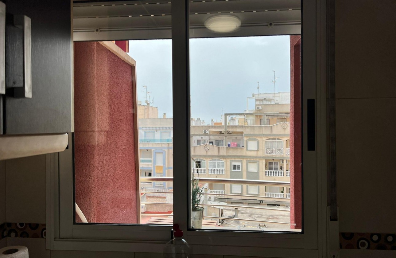 Resale - Apartment / flat - Torrevieja - Centro