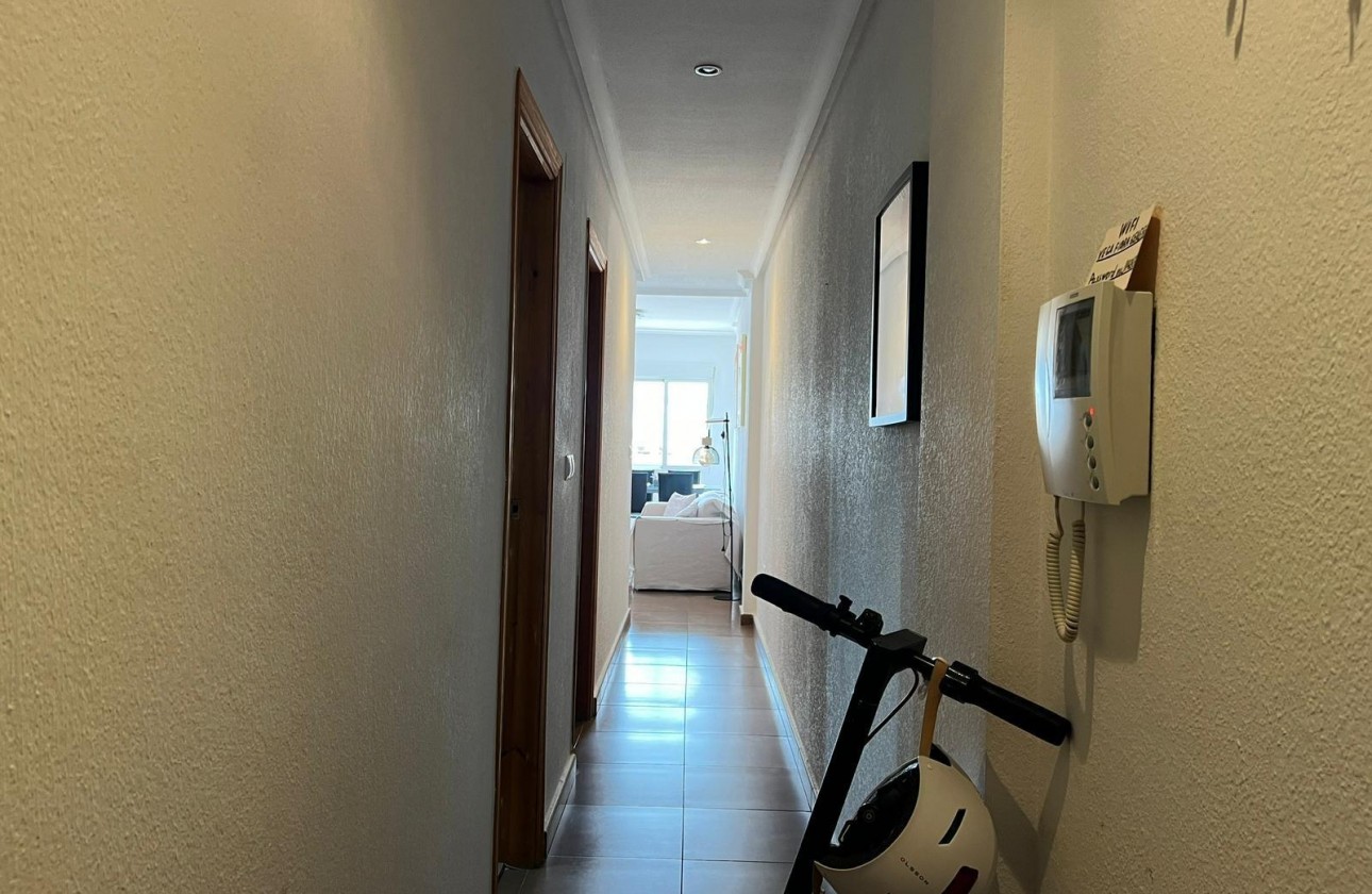 Resale - Apartment / flat - Torrevieja - Centro