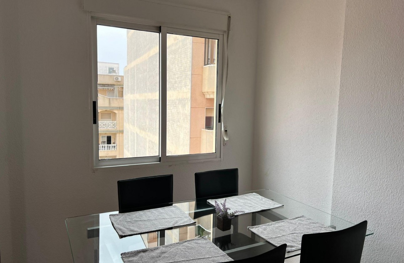 Resale - Apartment / flat - Torrevieja - Centro