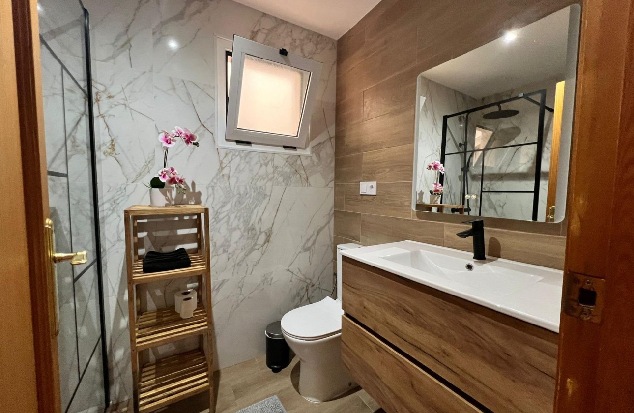 Resale - Apartment / flat - Torrevieja - Centro