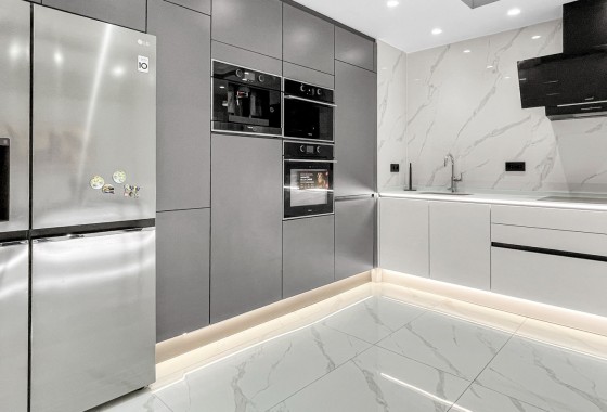 Resale - Apartment / flat - Torrevieja - Costa Blanca